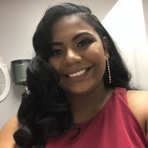 Meet your Posher, Leticia